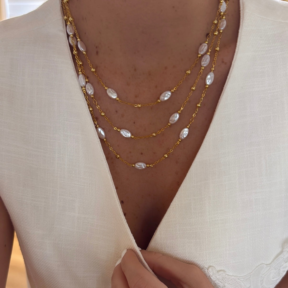 Double pearls necklace
