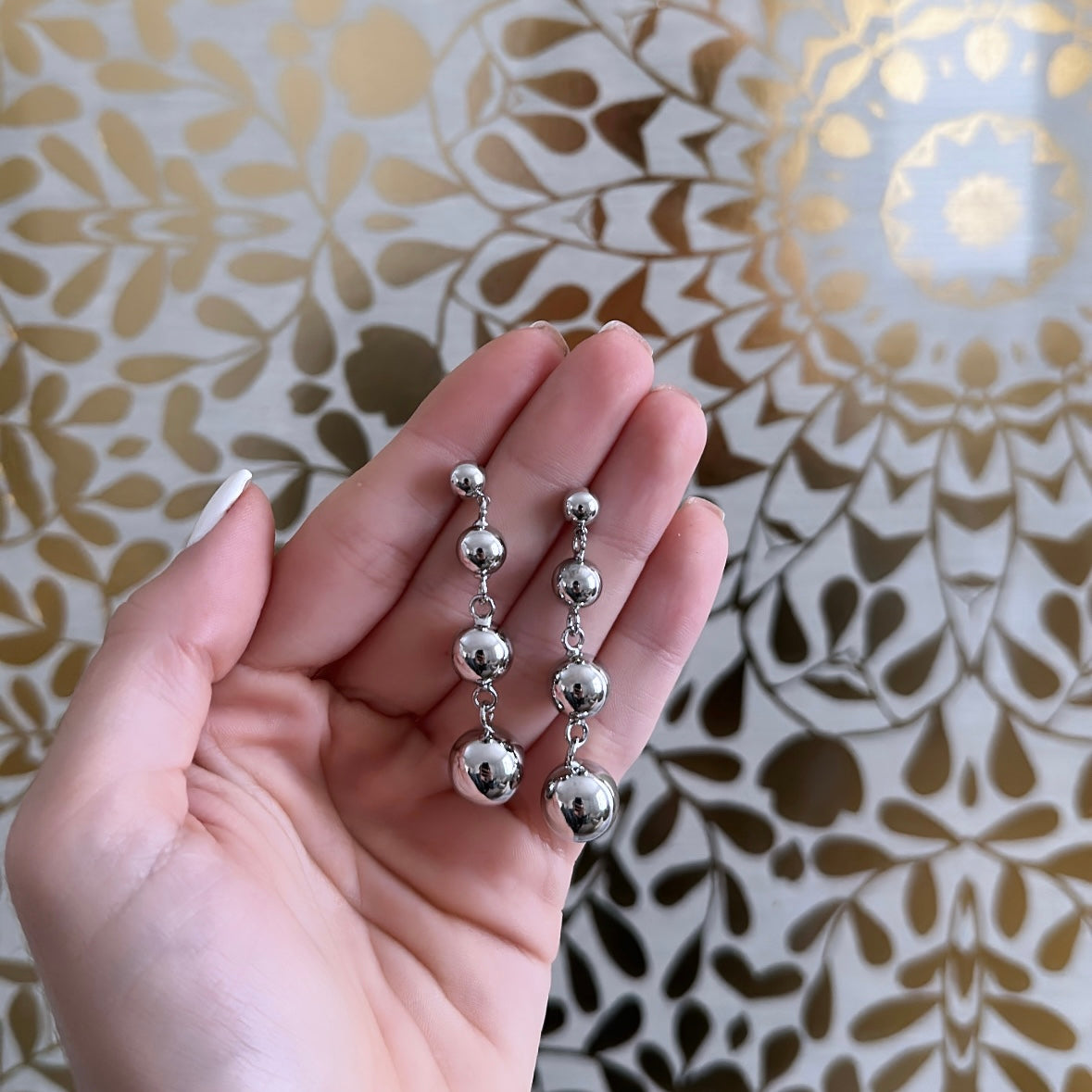 Silver balls earrings