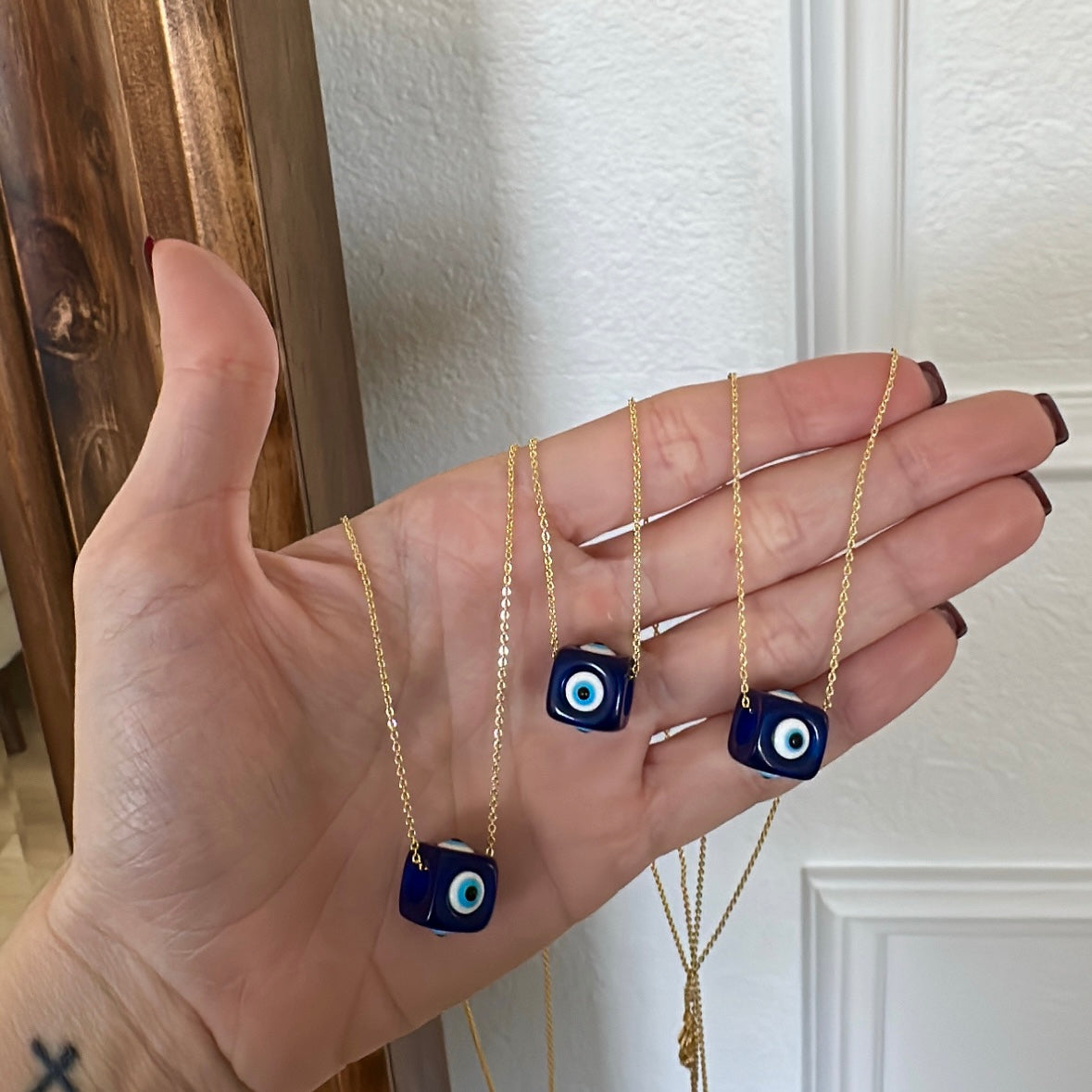 Dark blue eye necklace