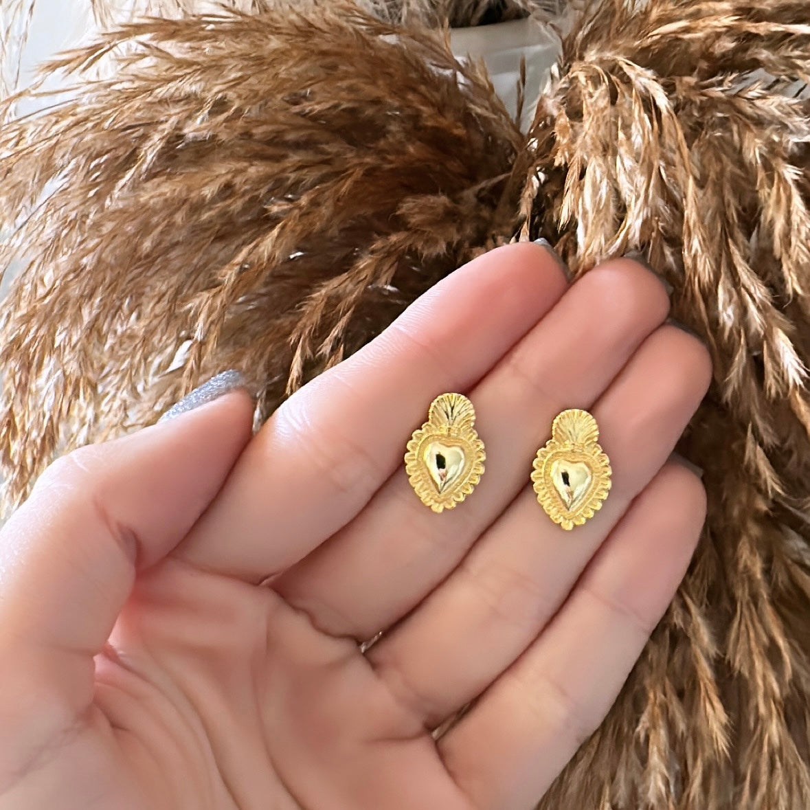 Mini heart earrings