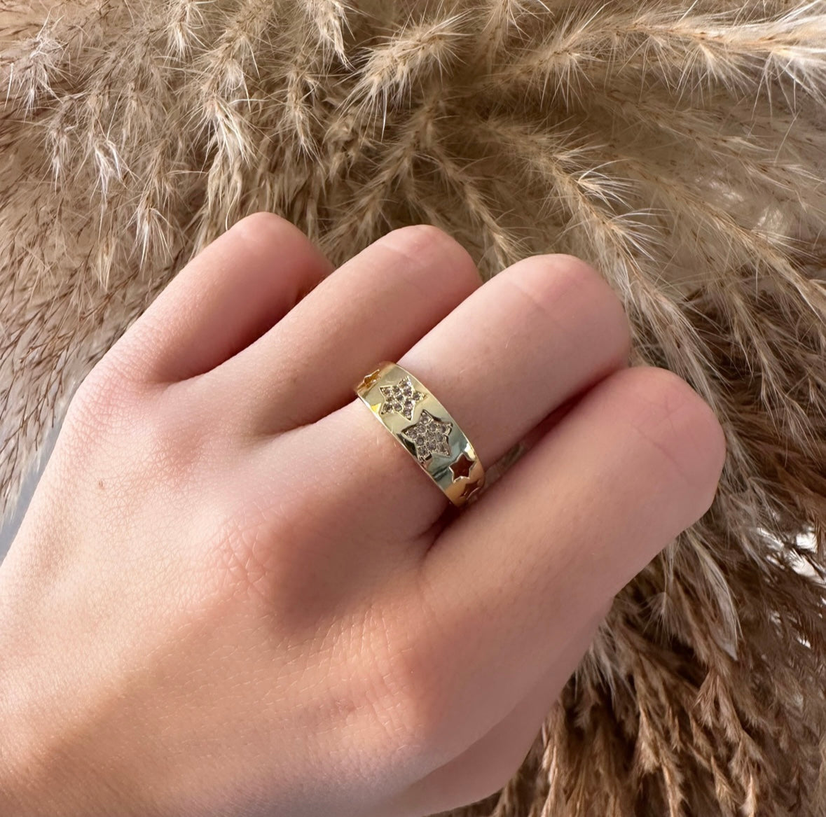 Stars ring