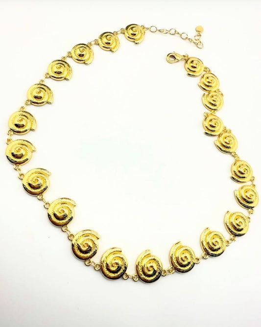 Ac gold shell necklace