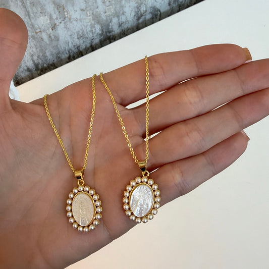 Pearl & gold necklace