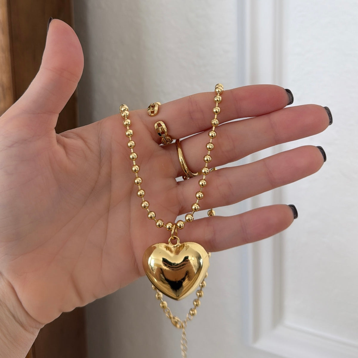 Belgica necklace
