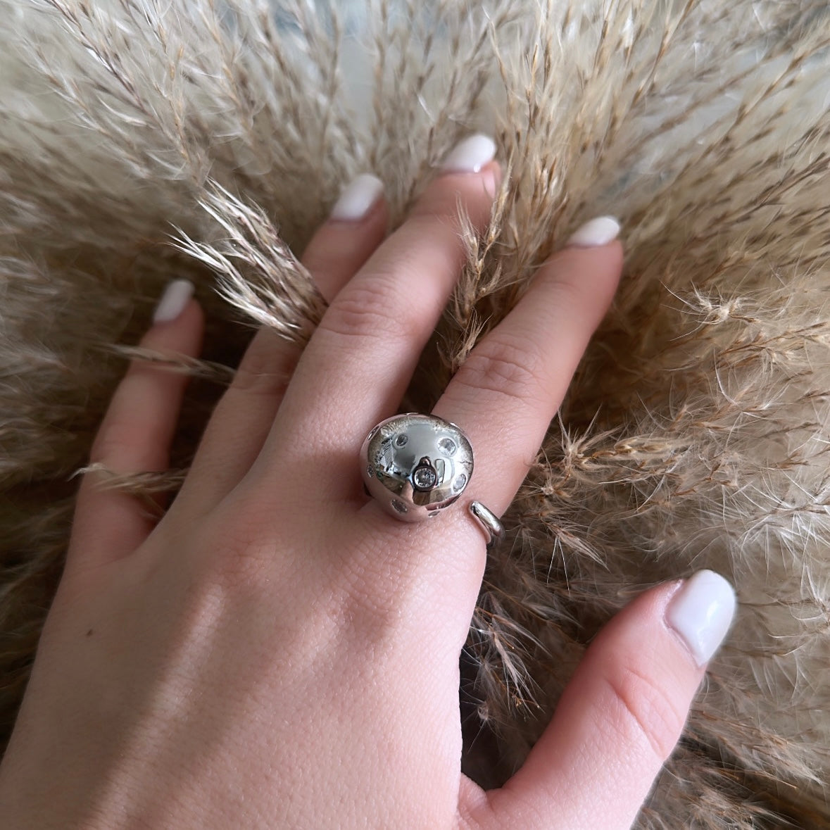 Silver luxury ring