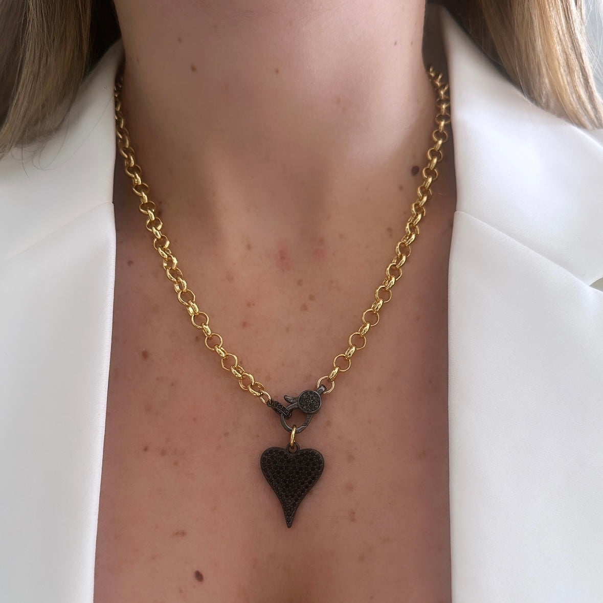 Black heart necklace