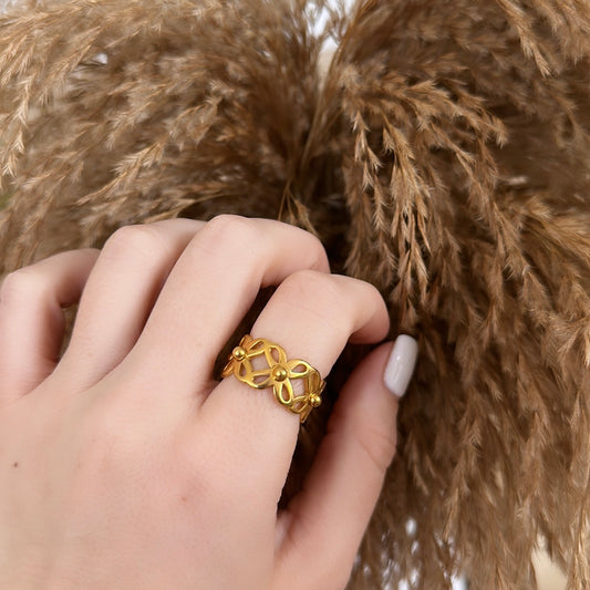 Big flower ring