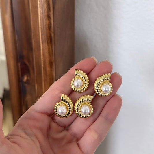 Shell earrings