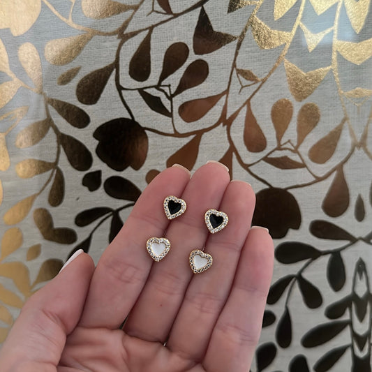 Mini heart earrings