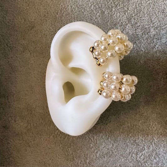 Pearls earcuff