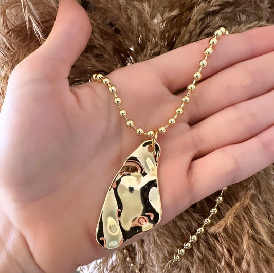 Asymmetric necklace
