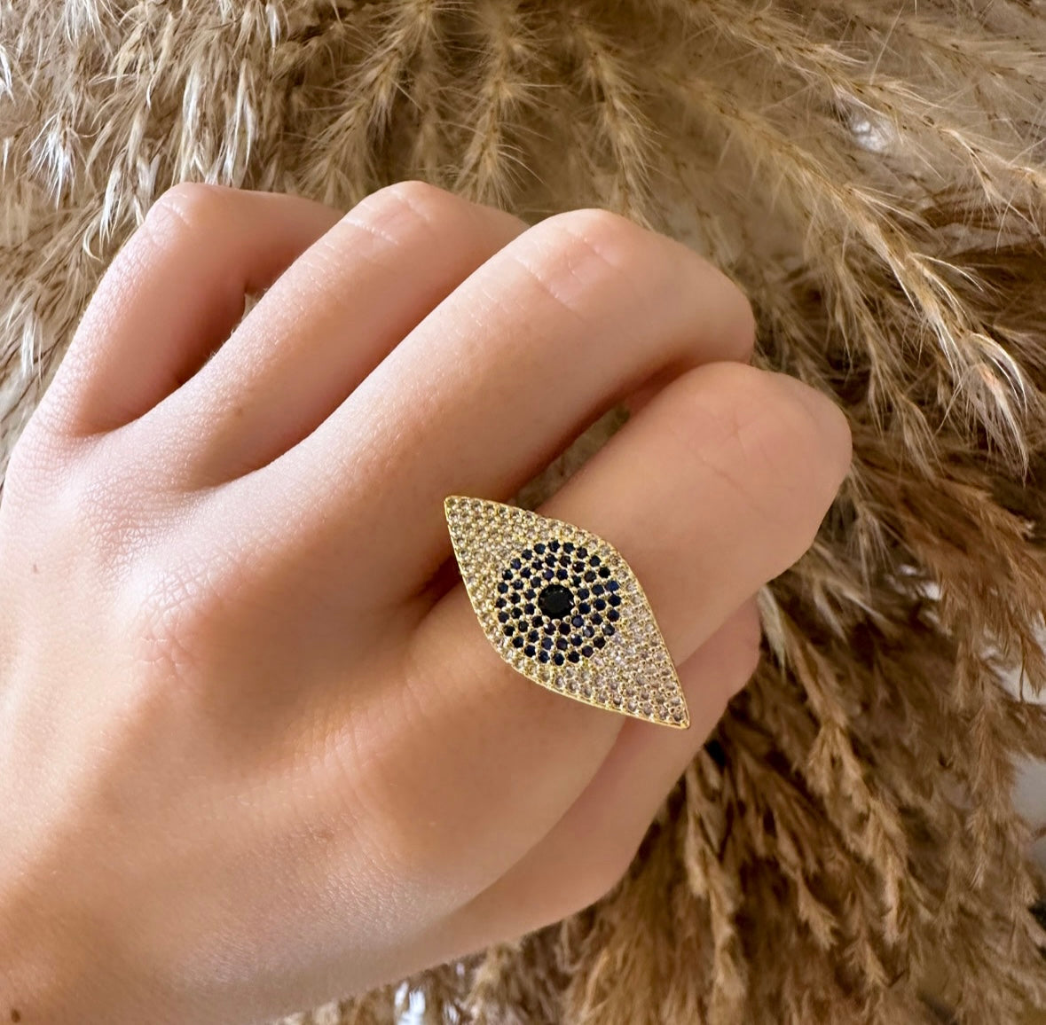 Eye ring